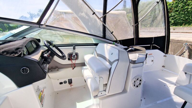 FOUR WINNS 255